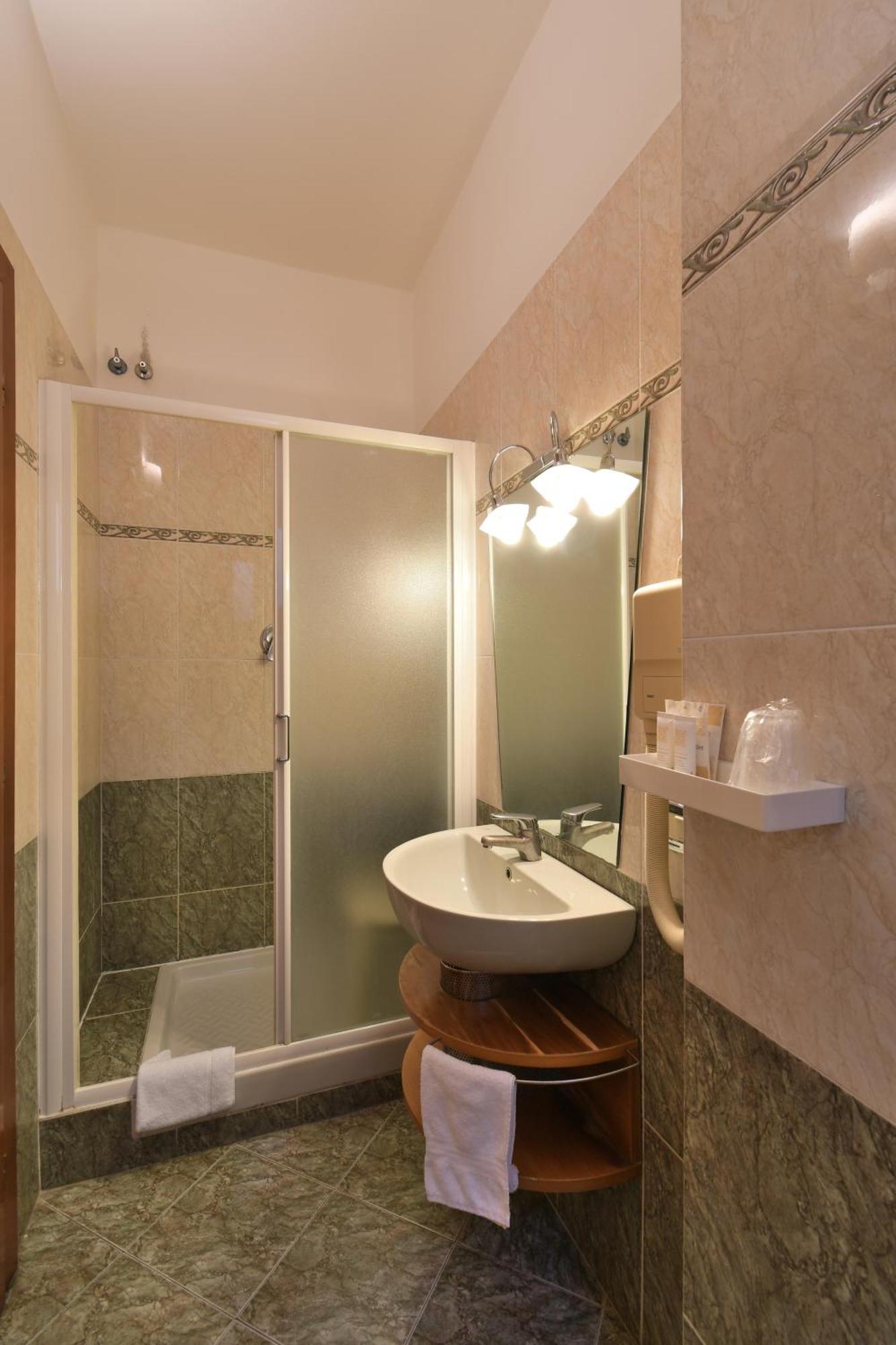 Hotel Cavour Rapallo Eksteriør billede