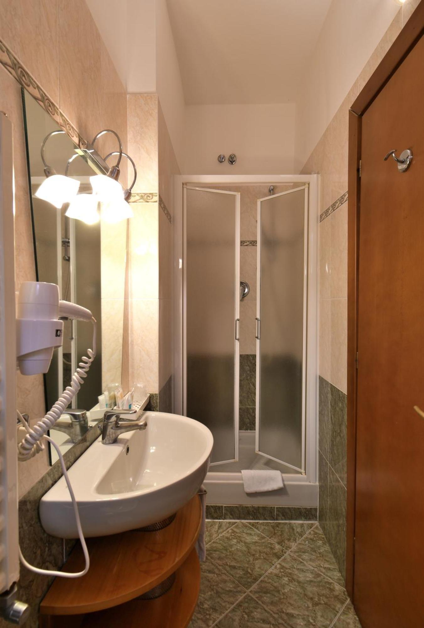 Hotel Cavour Rapallo Eksteriør billede